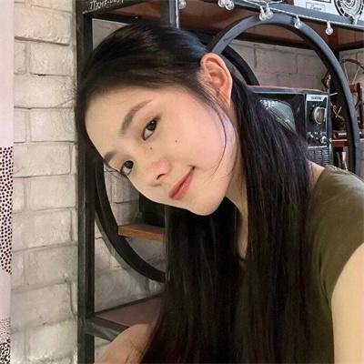 左撇子女人